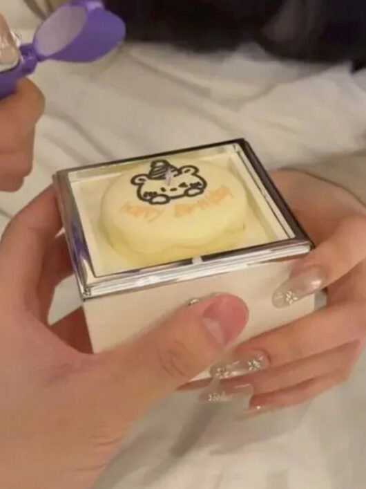 Schmuck-Box mit Kerze