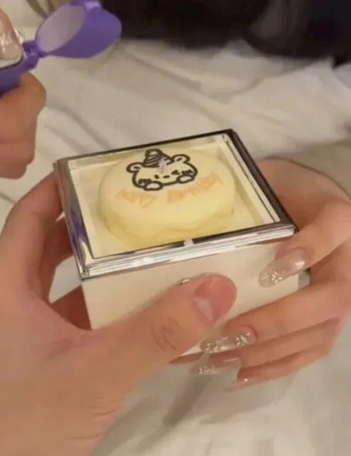 Schmuck-Box mit Kerze