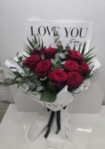 Roter Rosenstrauß „Love You“